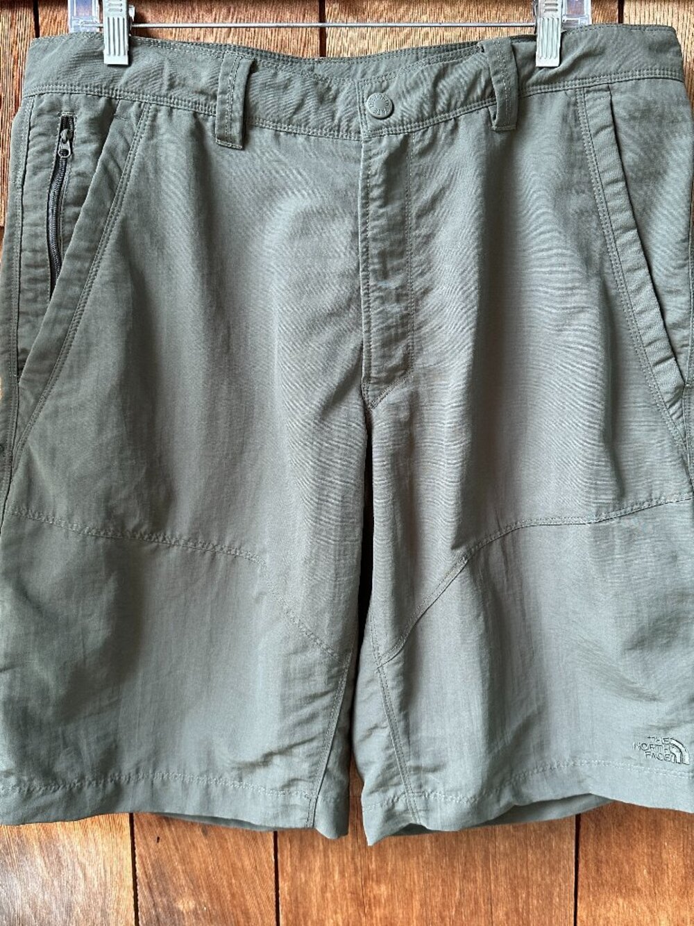 EUC The North Face Olive Green Nylon Hiking Cargo Shorts in Men's 36